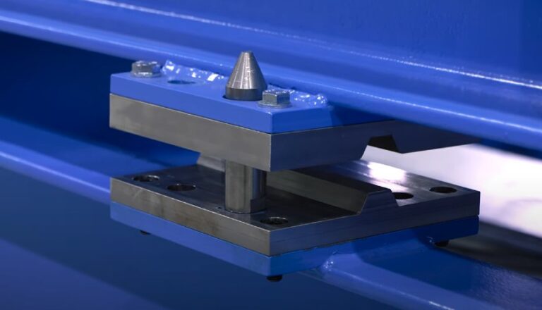 Slide guide for cassette alignment