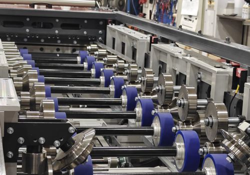 Mobiform's high-quality forming rolls combined with a sturdy structure avoid residual tension in the panels, thus eliminating oil-canning
